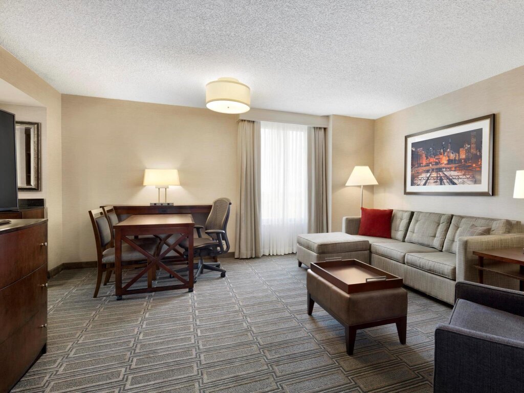 Люкс c 1 комнатой Embassy Suites by Hilton Chicago Lombard
