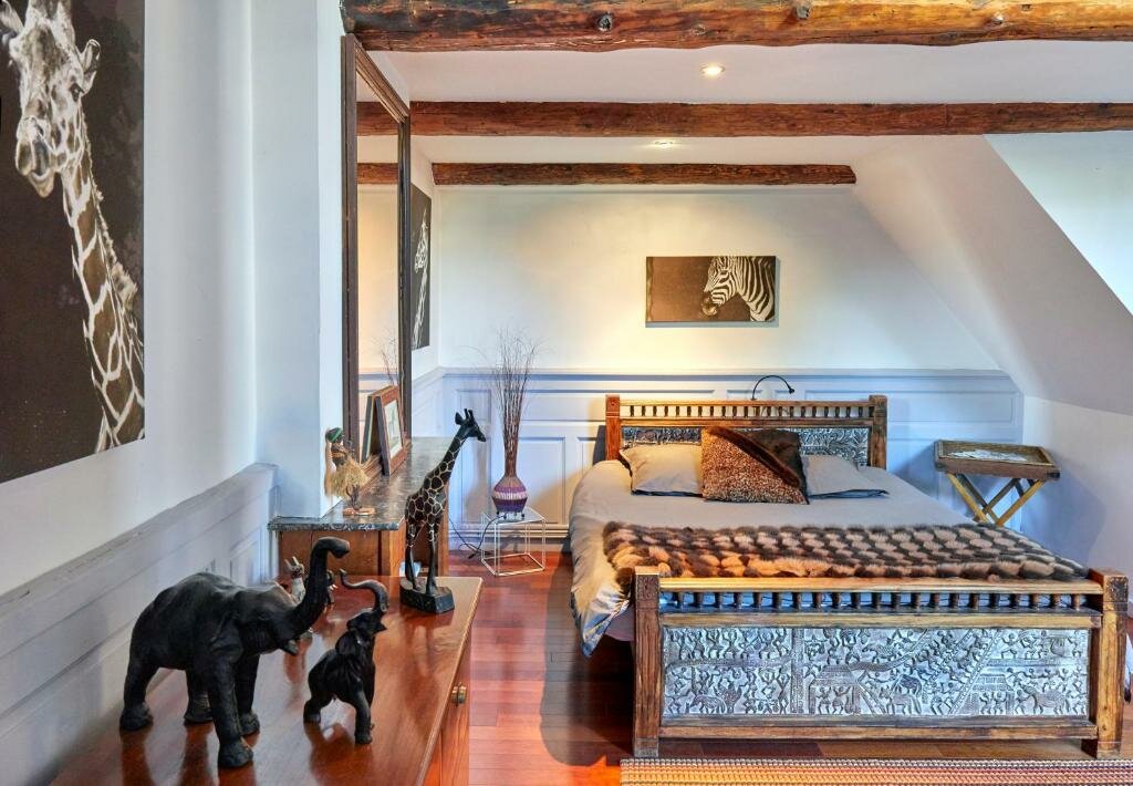 Luxury Apartment Avignon Intra Muros Historic home of Fogasses