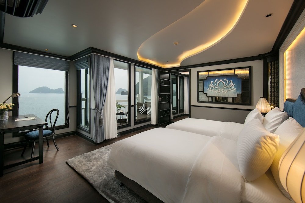 Family Suite with balcony Lapinta Luxury Cruises