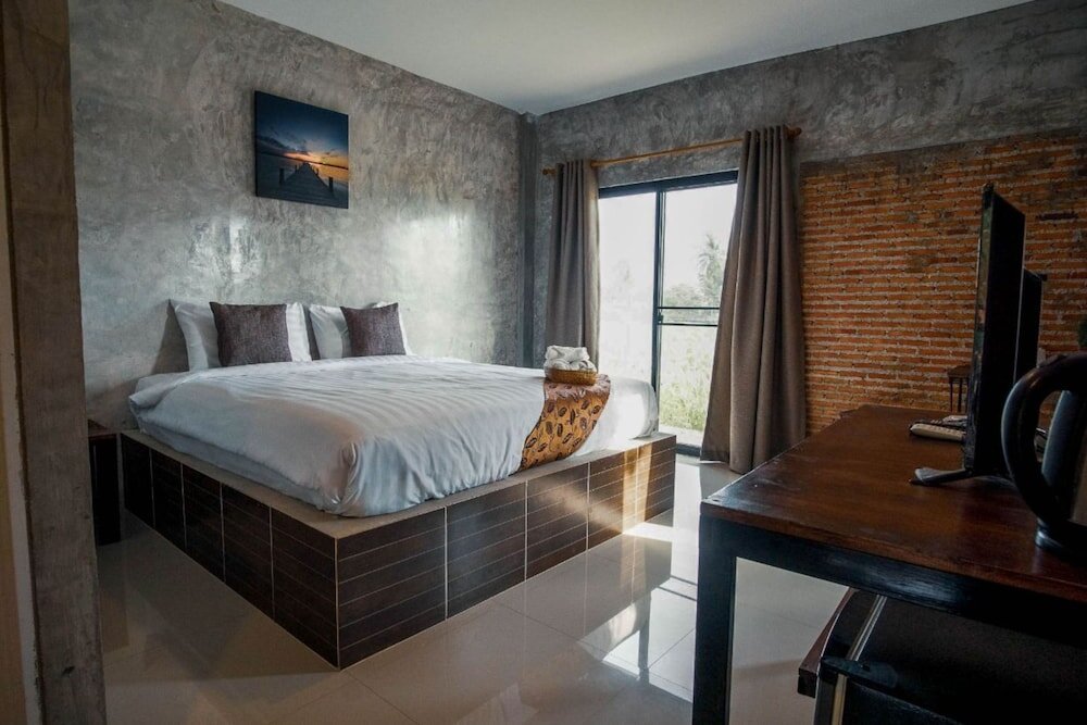 Deluxe Double room with balcony Long Lake Resort