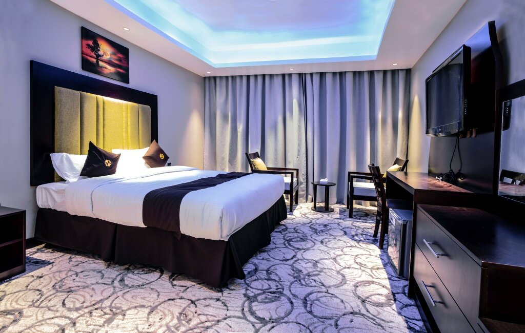 Deluxe Double room Raha Hotel