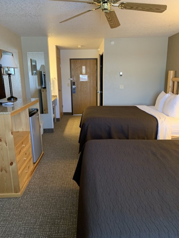 Standard Vierer Zimmer mit Bergblick Antler Lodge - Gardiner MT