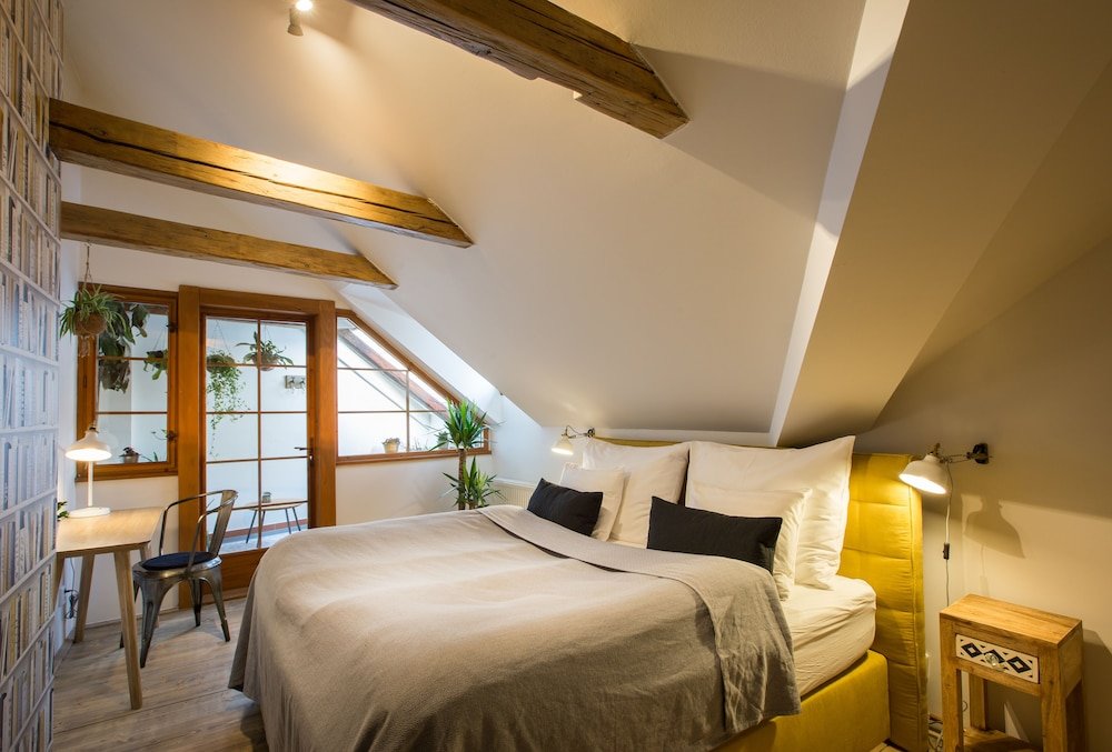 Standard Zimmer Old Town Boho Chic Attic