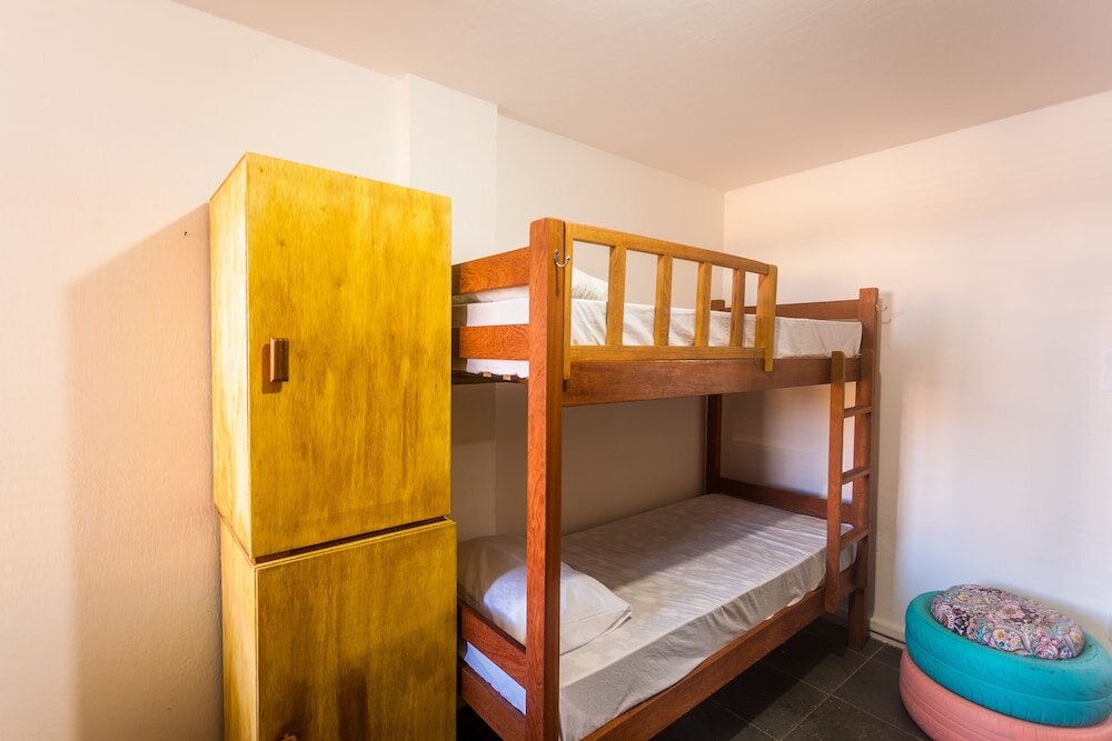 Кровать в общем номере (мужской номер) Natal Eco Hostel