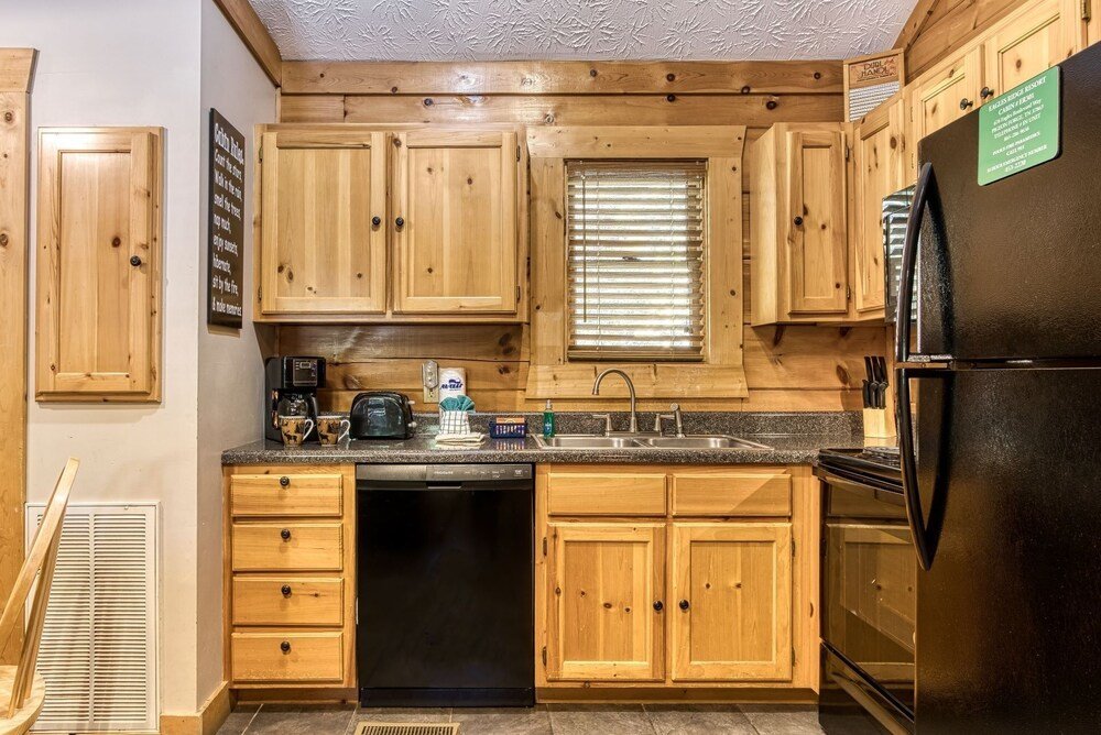 Standard Zimmer ER301 - Eagle's Hideaway - Great Location! Close To All The Action! cabin