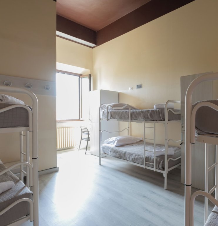 Кровать в общем номере (женский номер) Hostel 7