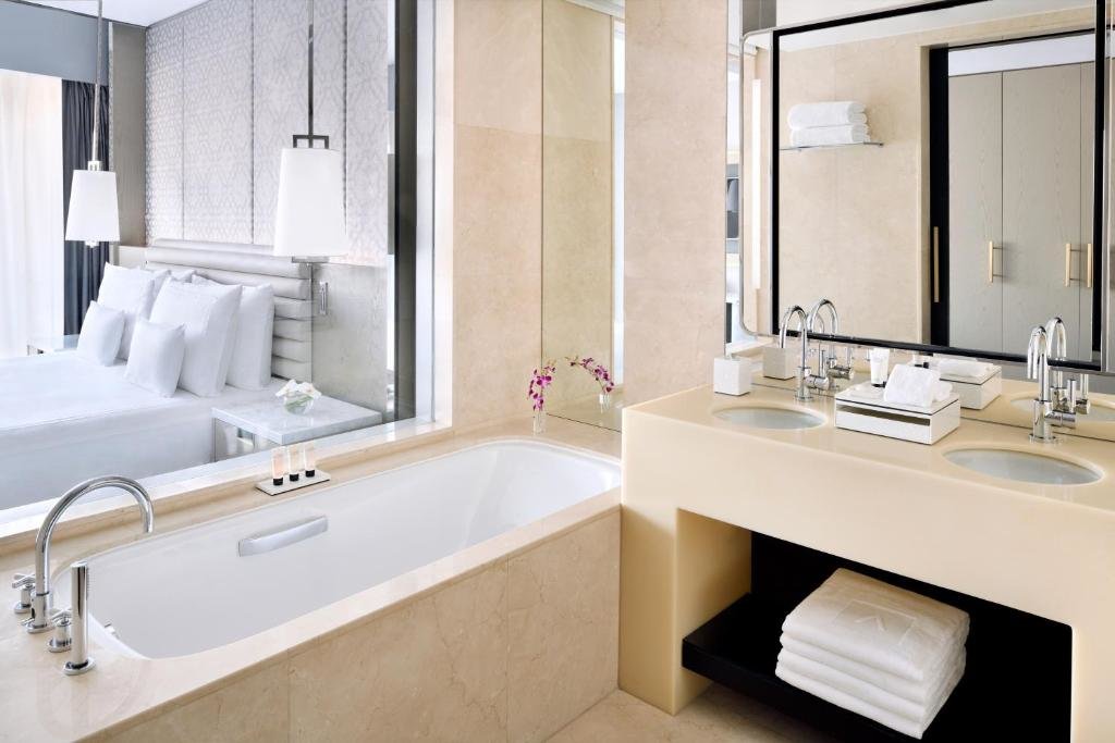 Standard Club room Address Dubai Mall Apartment above Dubai Mall - Premium Residence