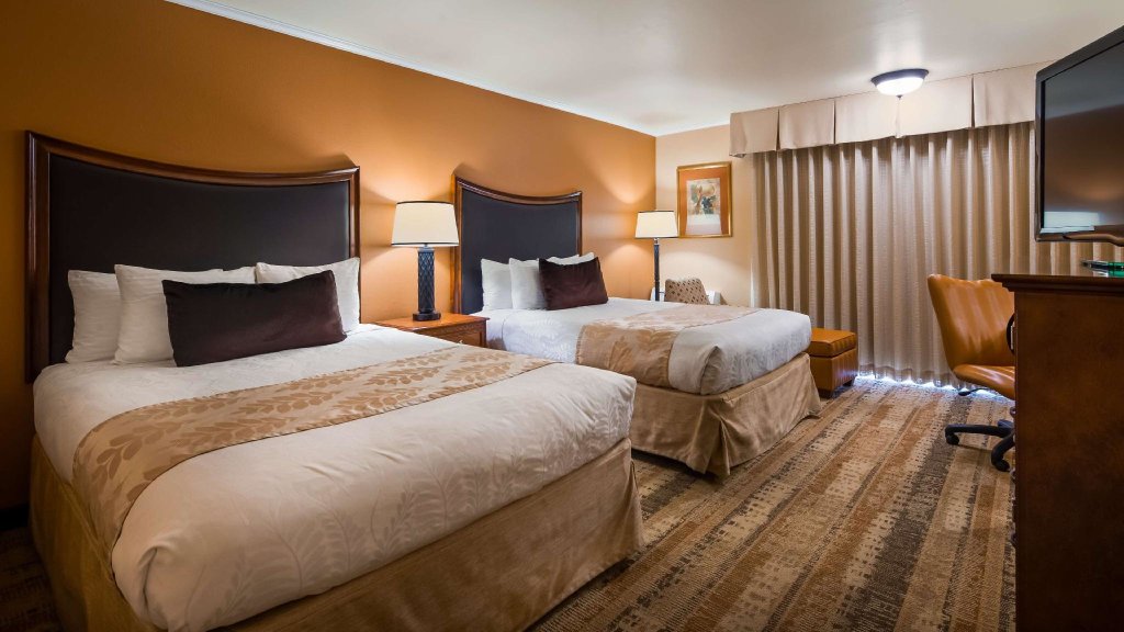 Standard Vierer Zimmer Best Western Plus Royal Oak Hotel