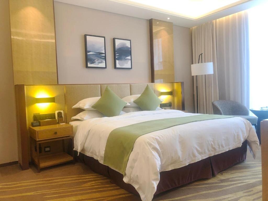 Двухместный номер Deluxe Leshan Ramada Hotel