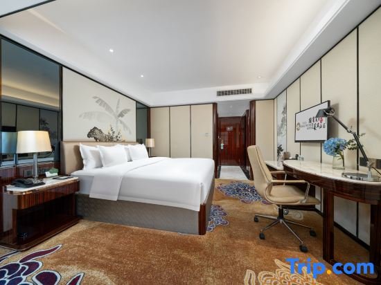 Deluxe Double room with lake view Presidential Elegant Healthcare Hotel Nanning