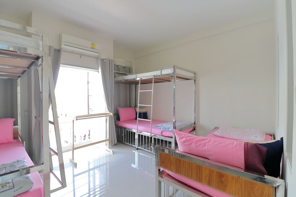 Кровать в общем номере (женский номер) Saen Sabai Hostel