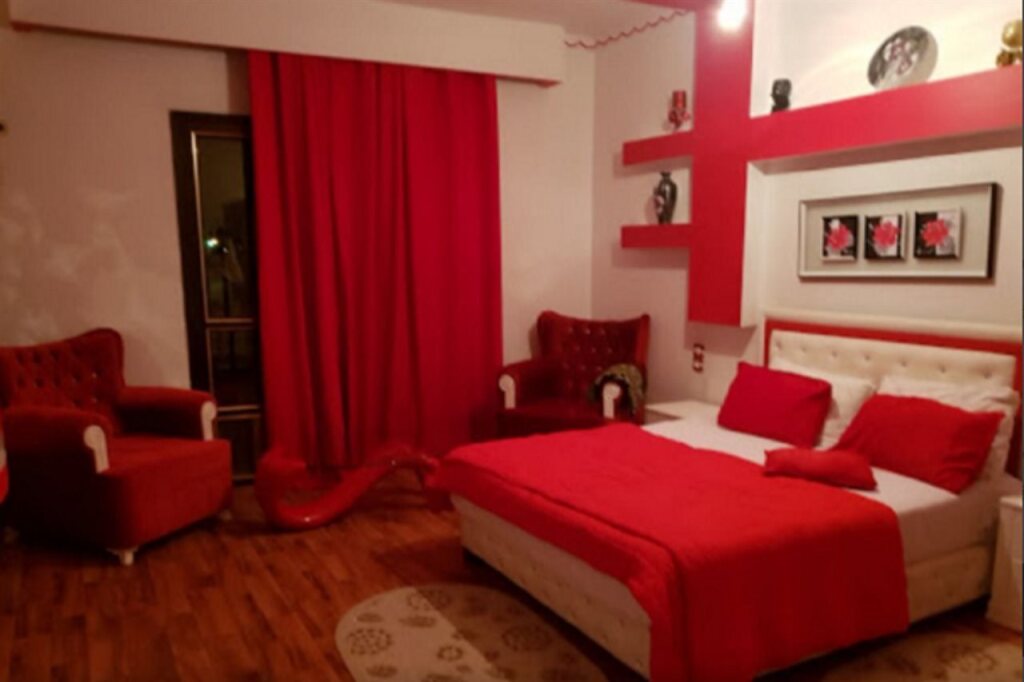 Hotel Bouazza Тиарет