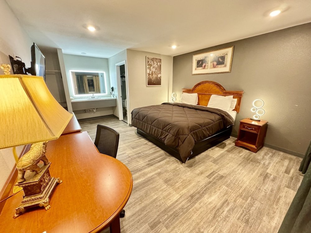 Suite Luxury Ozark Inn & Suites