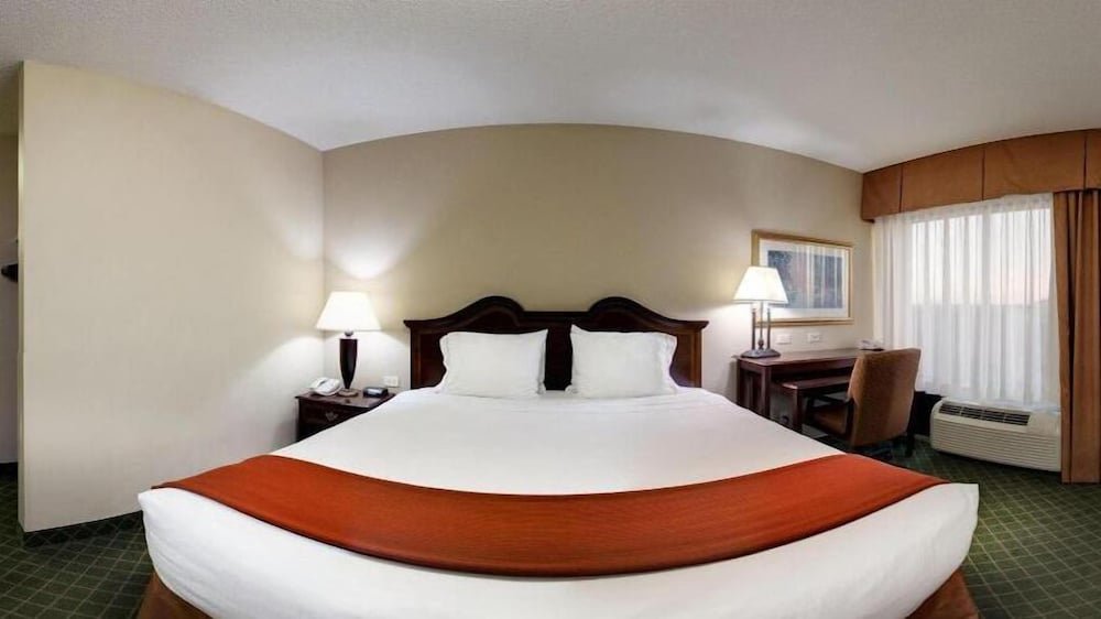 Номер Standard Holiday Inn Express Hotel & Suites Cape Girardeau I-55, an IHG Hotel