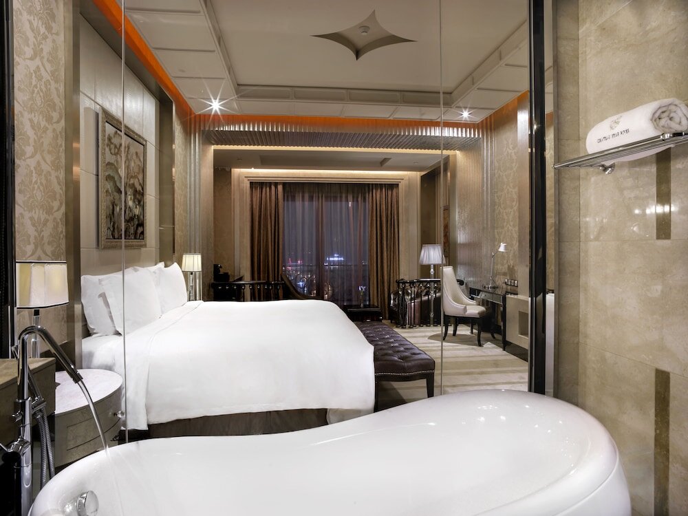 Deluxe Doppel Zimmer mit Balkon und mit Stadtblick Chateau Star River Pudong Shanghai