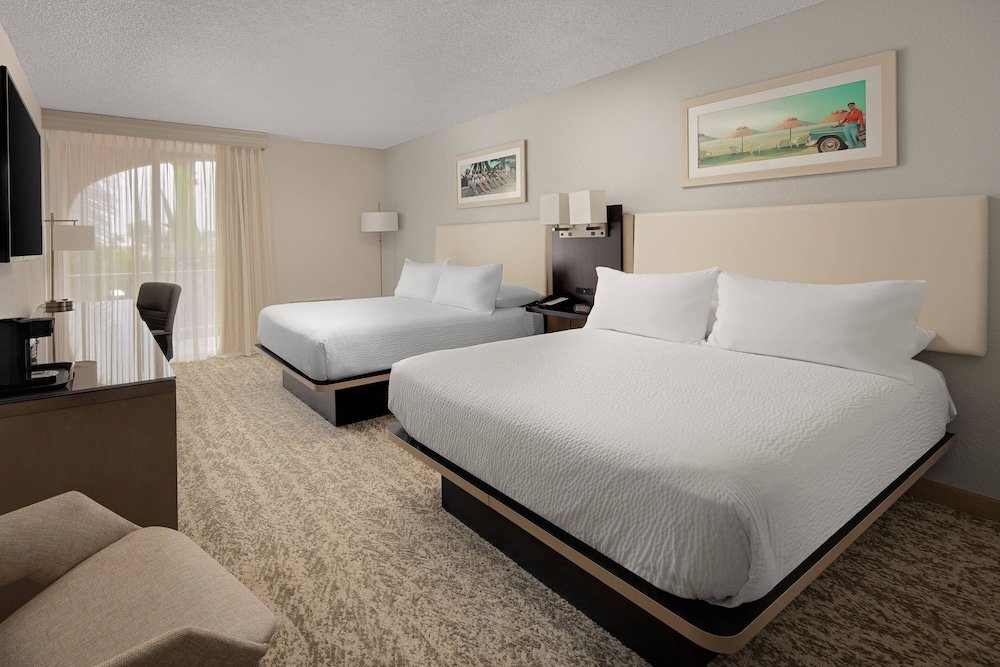 Четырёхместный номер Standard Fairfield Inn and Suites by Marriott Palm Beach