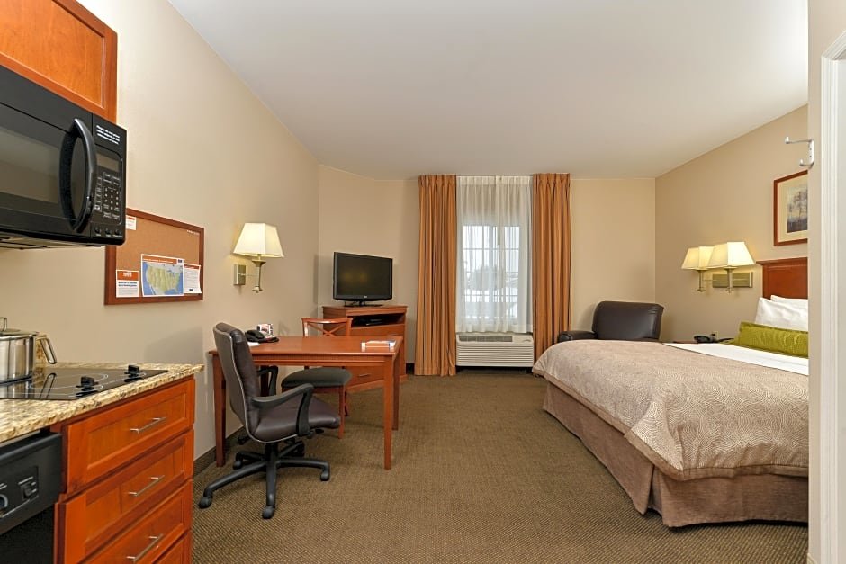 Suite 1 camera da letto Candlewood Suites Chambersburg, an IHG Hotel