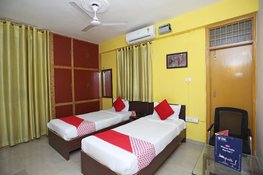 Deluxe room FabHotel Vibrant Guest House