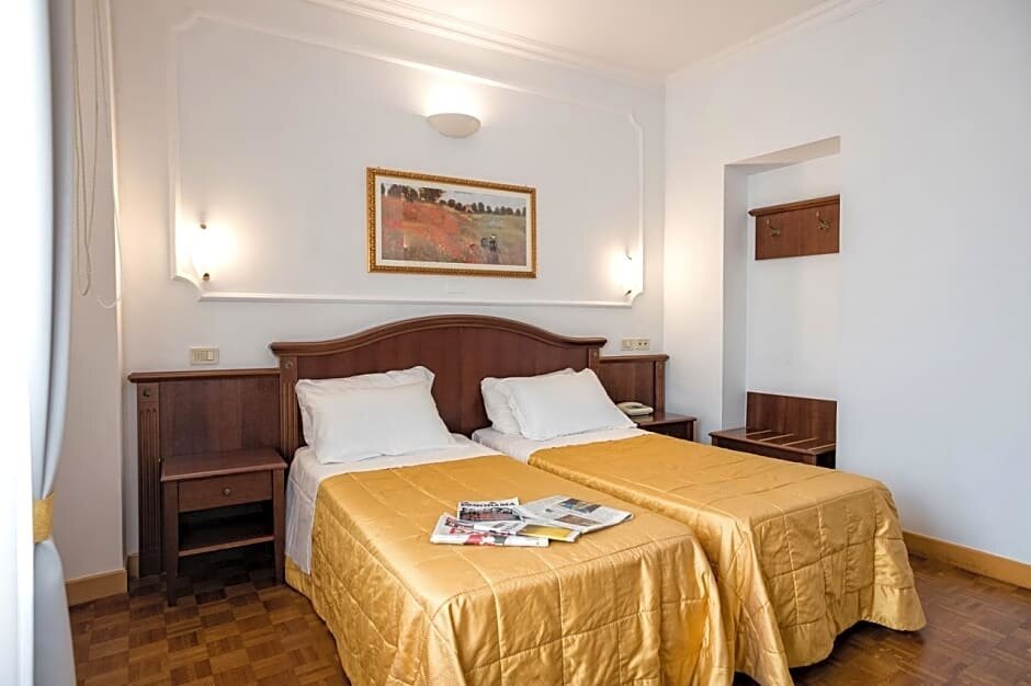 Standard Zimmer Grand Hotel Italia