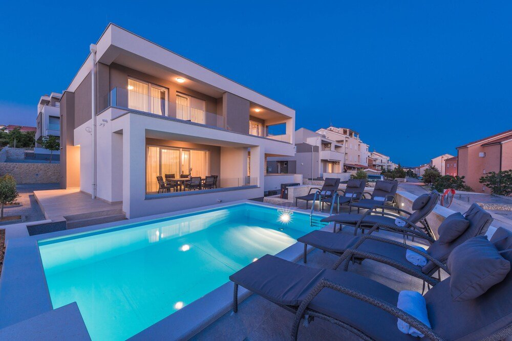 Villa Deluxe 6 camere con vista mare Apartments with Pool Villa Zora