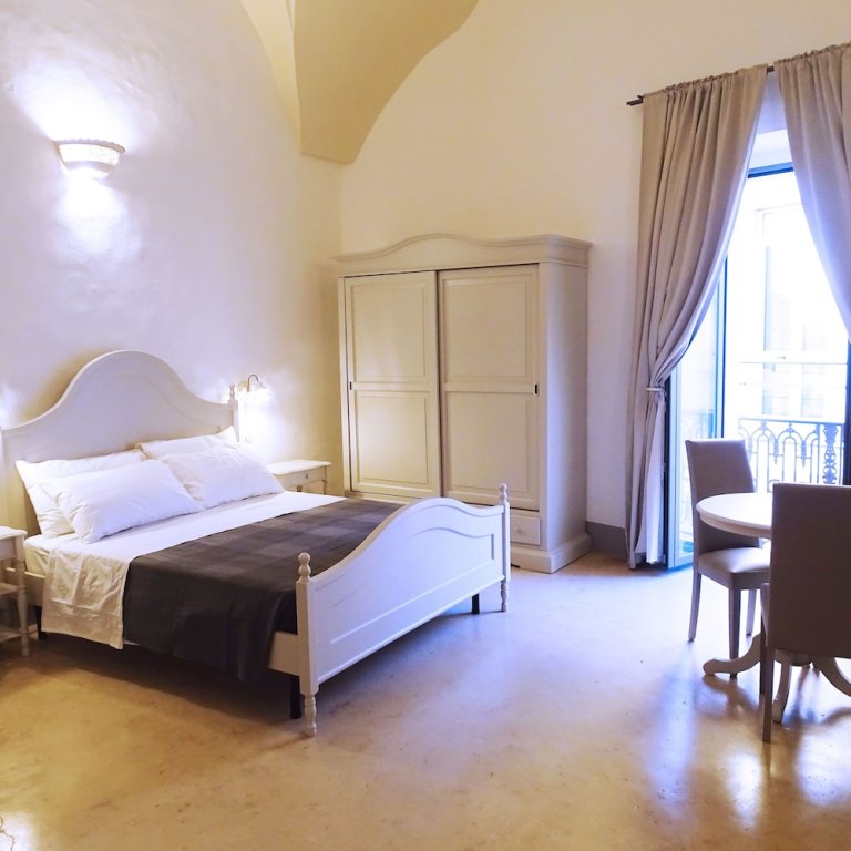 Standard Doppel Familie Zimmer Le Finestre Su Porta Carrese - Luxury Rooms & Suites
