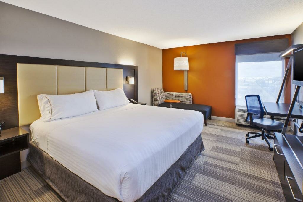 Номер Standard Holiday Inn Express Hotel & Suites Chicago-Midway Airport, an IHG Hotel