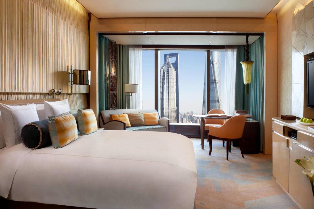 Двухместный клубный номер Standard The Ritz-Carlton Shanghai, Pudong