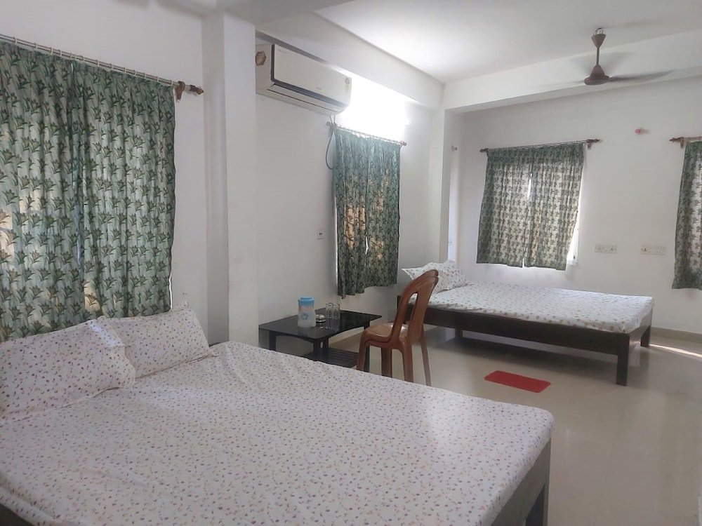 Habitación cuádruple De lujo con balcón Goroomgo Sandhya Guest House Digha