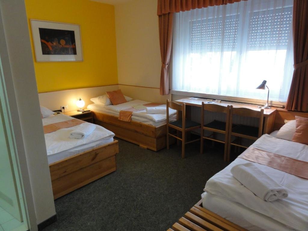 Трёхместный номер Standard Hotel Tabor Maribor