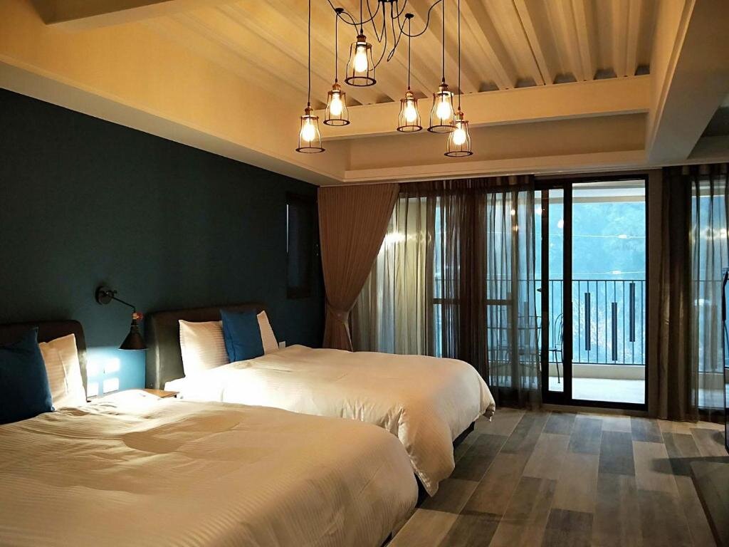 Двухместный номер Standard с балконом Sheng Shine Forest Resort