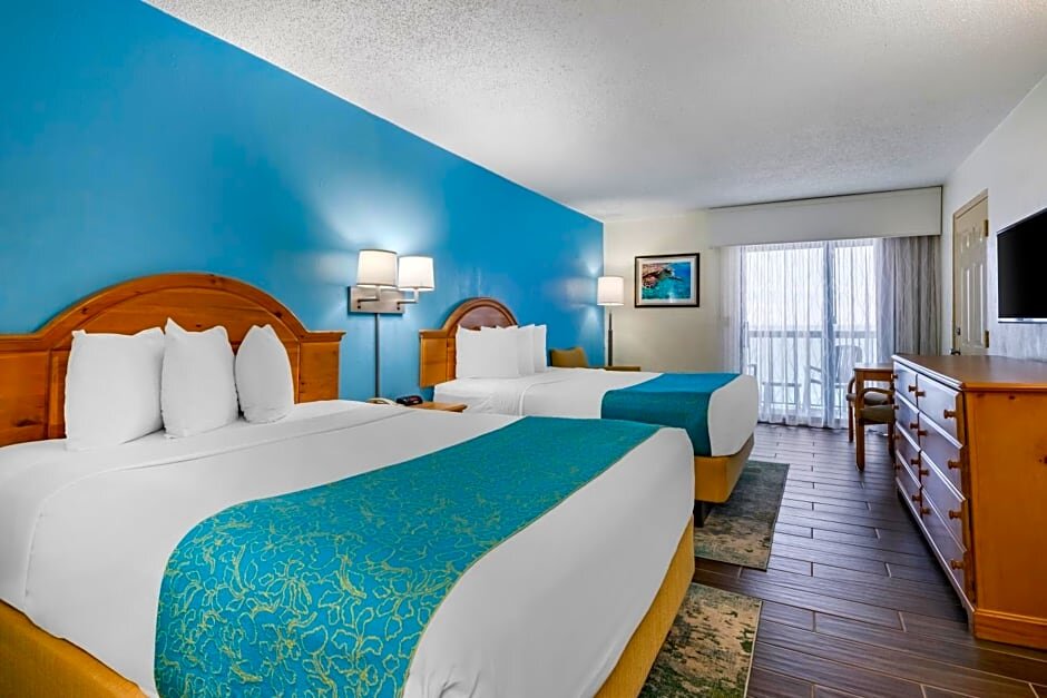 Четырёхместный номер Standard oceanfront Tropical Winds Resort Hotel