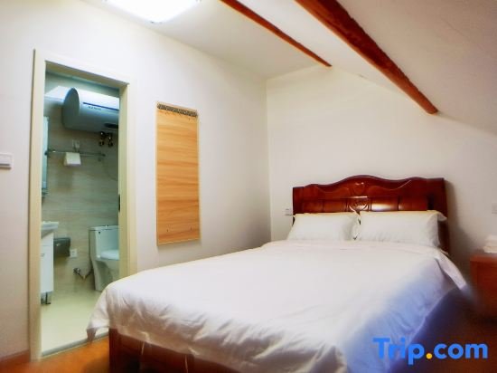 Standard Doppel Zimmer Dachboden Gubobo Hostel