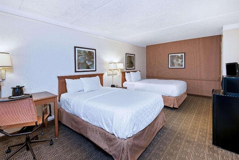 Room La Quinta Inn by Wyndham San Antonio I-35 N at Rittiman Rd
