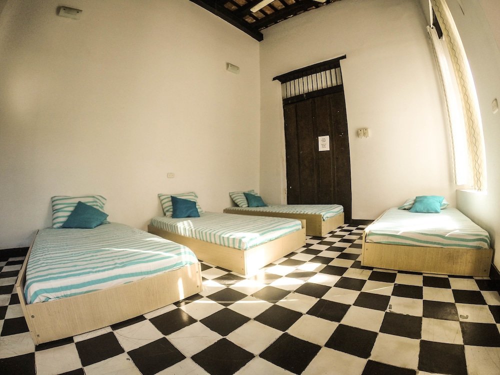 Кровать в общем номере (женский номер) Aroha Villana Hostel
