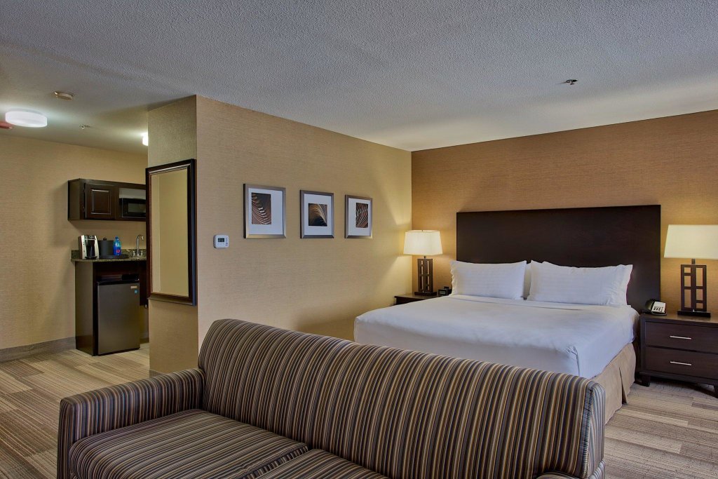 Double suite Holiday Inn Express Costa Mesa, an IHG Hotel