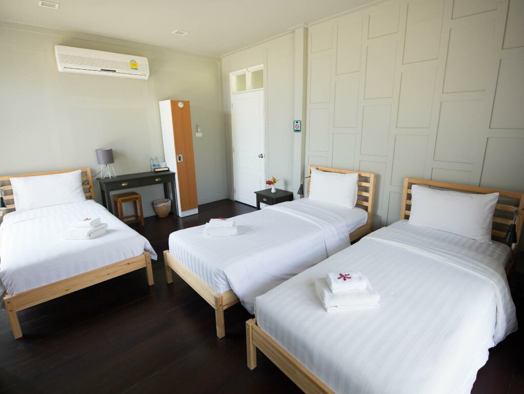Standard Triple room Dorm of Happiness by Tharaburi Resort