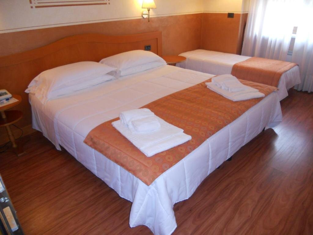 Standard triple chambre Hotel Amadeus Torino