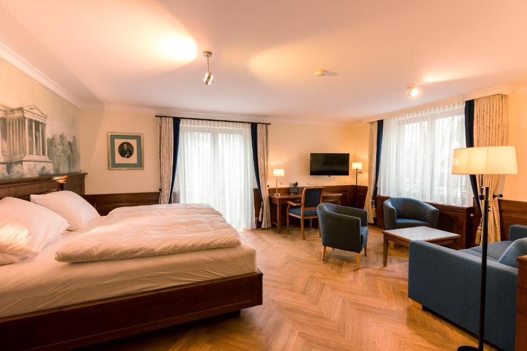Полулюкс Hotel & Gaststätte zum Erdinger Weißbräu