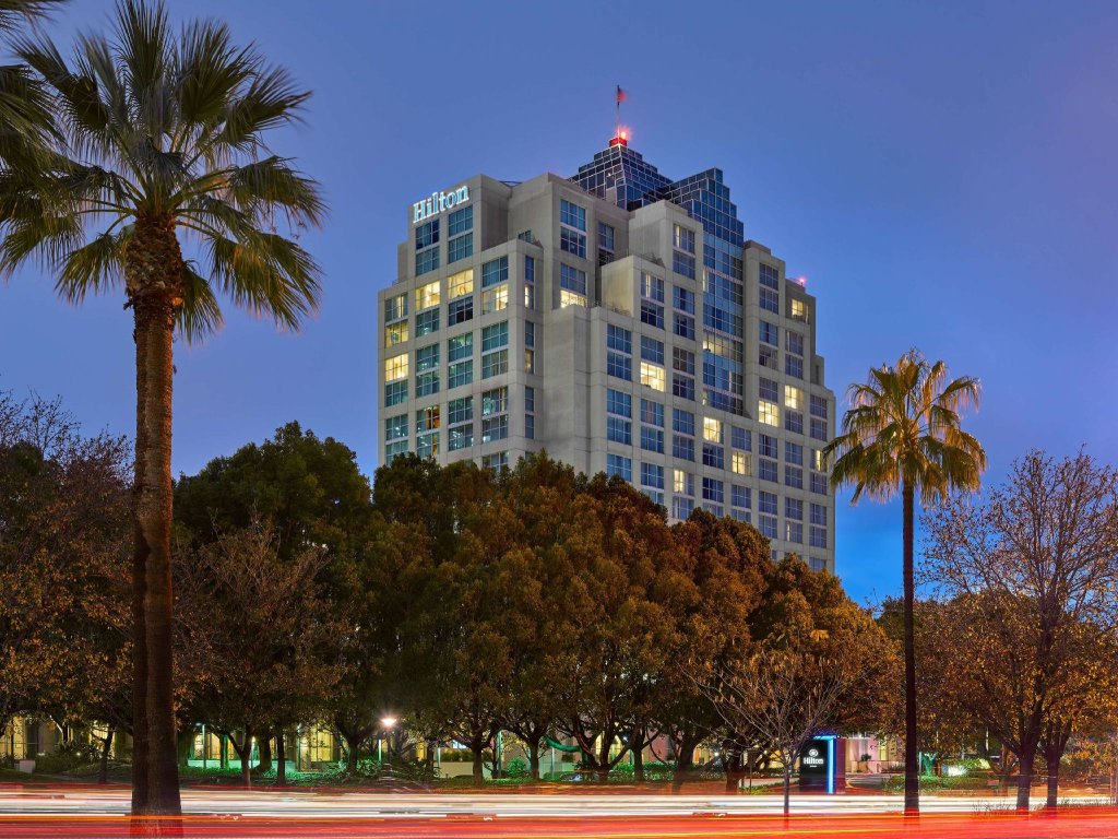 Bett im Wohnheim Hilton Los Angeles North-Glendale & Executive Meeting Center