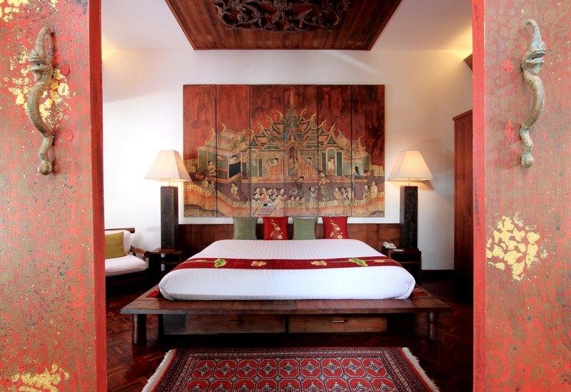 Кровать в общем номере Мансарда Mom Tri's Villa Royale - SHA Plus