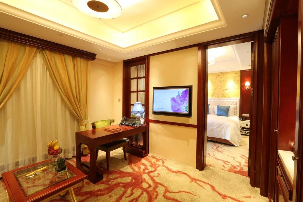 Люкс Business S&N Zhejiang LinHai International Hotel