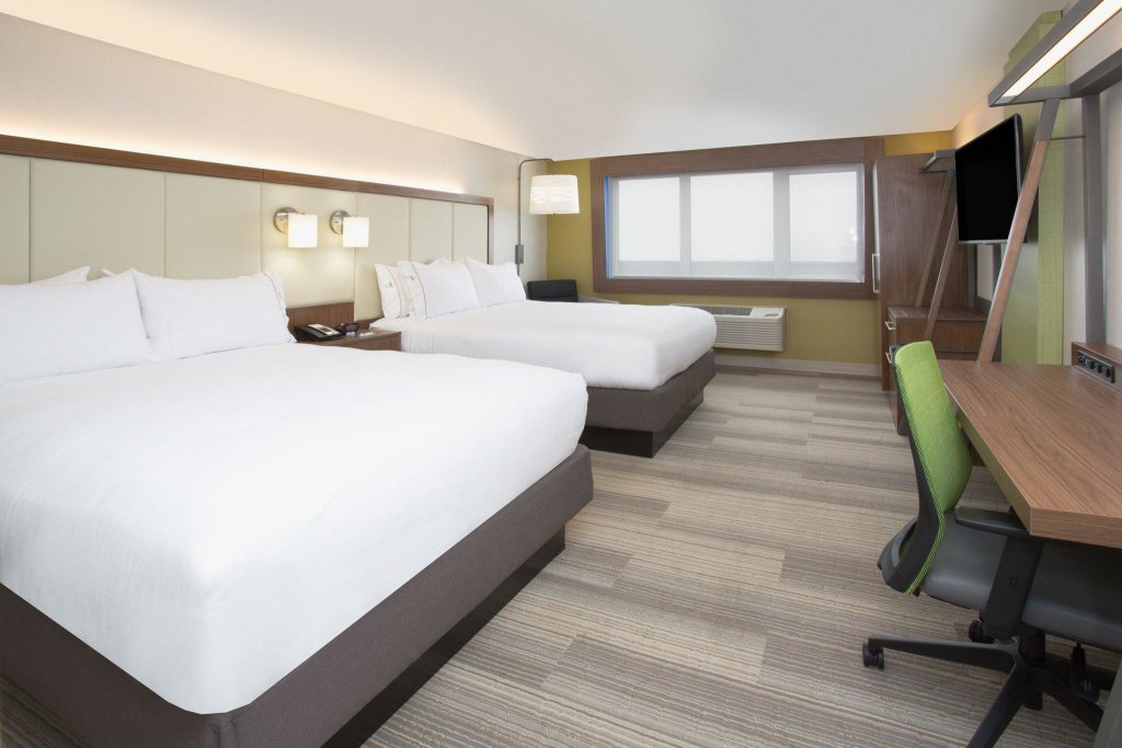 Четырёхместный номер Standard Holiday Inn Express & Suites - Saugerties - Hudson Valley, an IHG Hotel