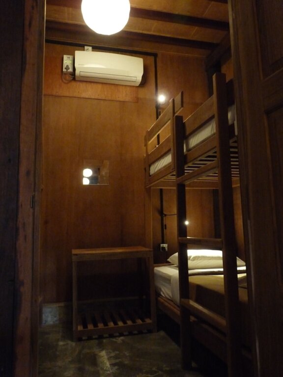 Bett im Wohnheim Hardwood Lodge