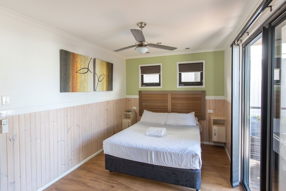 Deluxe Zimmer 2 Schlafzimmer Doppelhaus mit Balkon Tallebudgera Creek Tourist Park