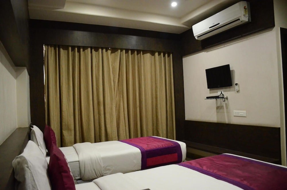 Двухместный номер Deluxe c 1 комнатой Hotel Sai Vijay