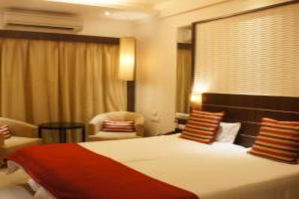 Suite Surya Royal Hotel