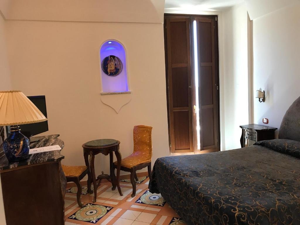 Standard Double room with balcony Hotel Croce Di Amalfi