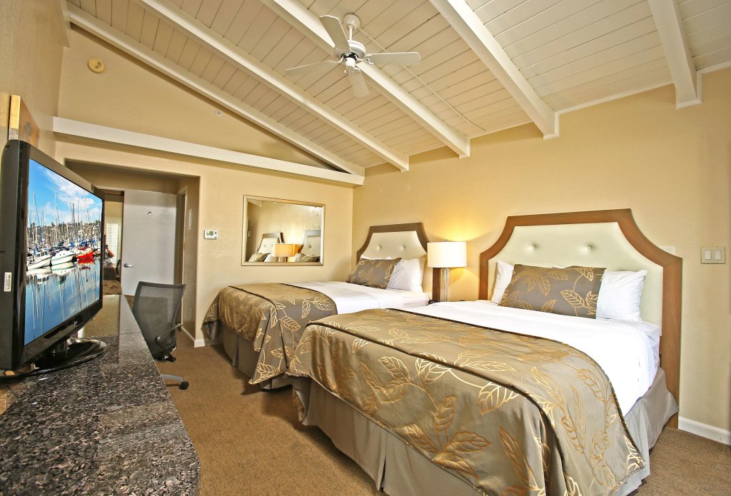 Четырёхместный номер Standard Best Western PLUS Island Palms Hotel & Marina