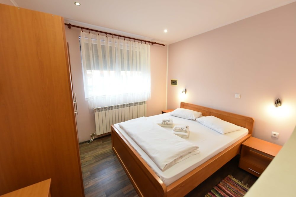 Habitación Confort Prenociste Stojic Novi Sad