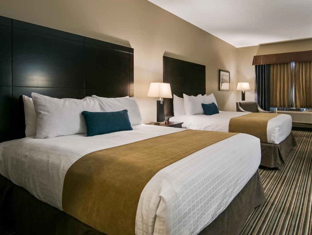 Люкс с 2 комнатами Best Western PLUS Fort Saskatchewan Inn & Suites